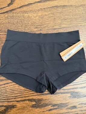 NWT SKIMS Eclipse Soft Smoothing Seamless Boy short XS